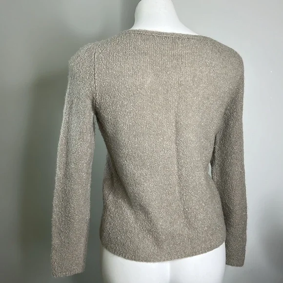 Soft warm Gucci V-Neck Sweater size small - Picture 3 of 5